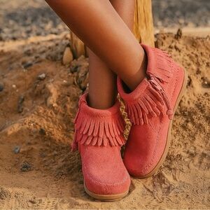 MINNETONKA Double Fringe Side Zip Boot